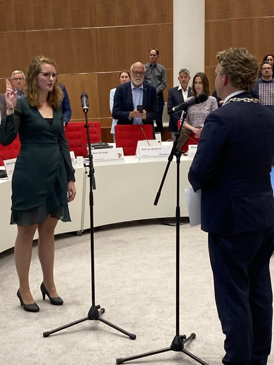 Gisteren ben ik geïnstalleerd als tijdelijk raadslid voor <a href="/CUGouda/">ChristenUnie Gouda</a> ter vervanging van <a href="/VisserLennart/">Lennart Visser</a> tijdens zijn ziekteverlof. Een hele eer om de komende weken volksvertegenwoordiger te mogen zijn!