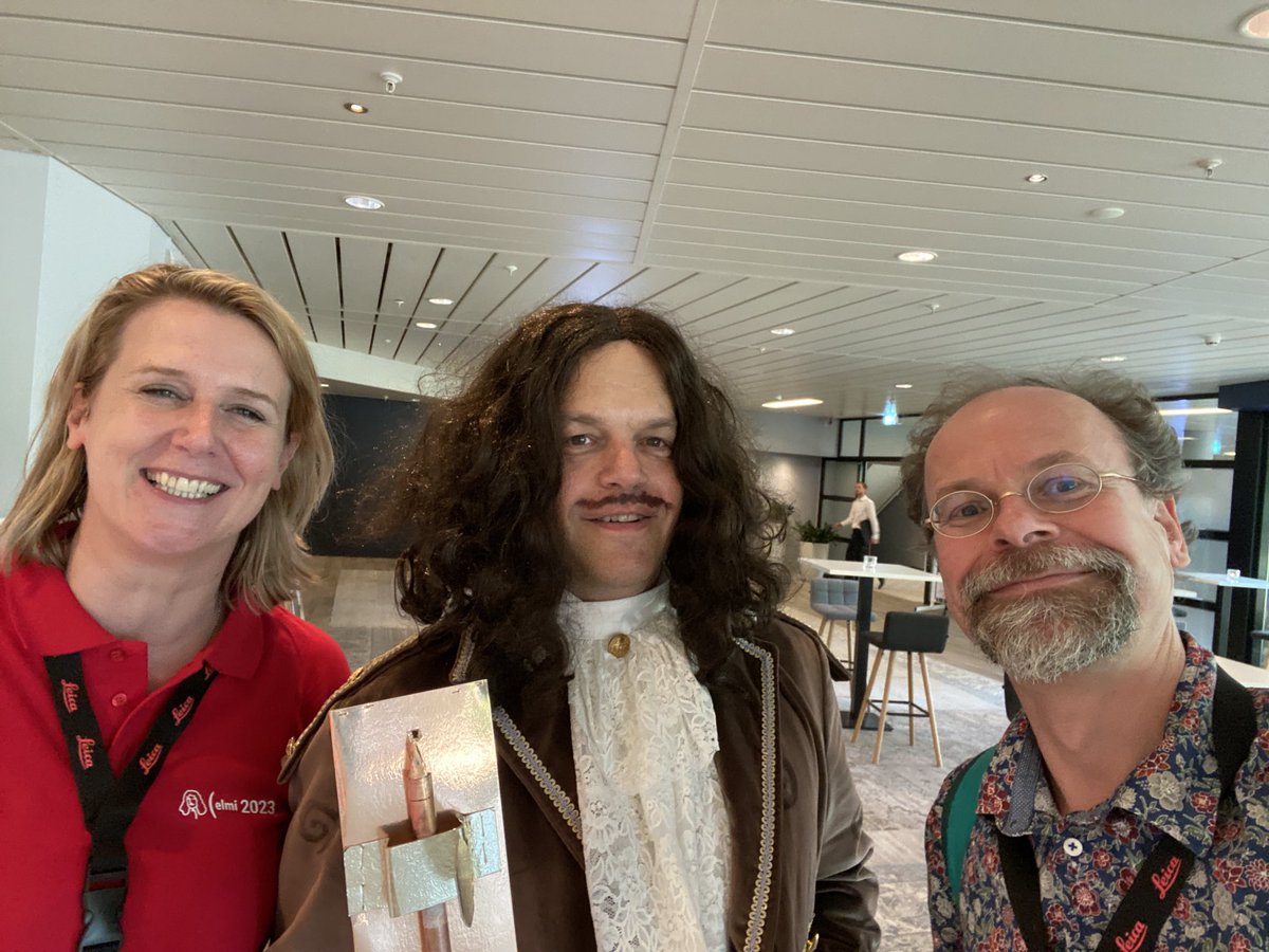 sebastianmunck's tweet photo. Majorlijn, Antoni van Leeuwenhoek, and I #ELMI2023 https://t.co/M8JGkgjGkf