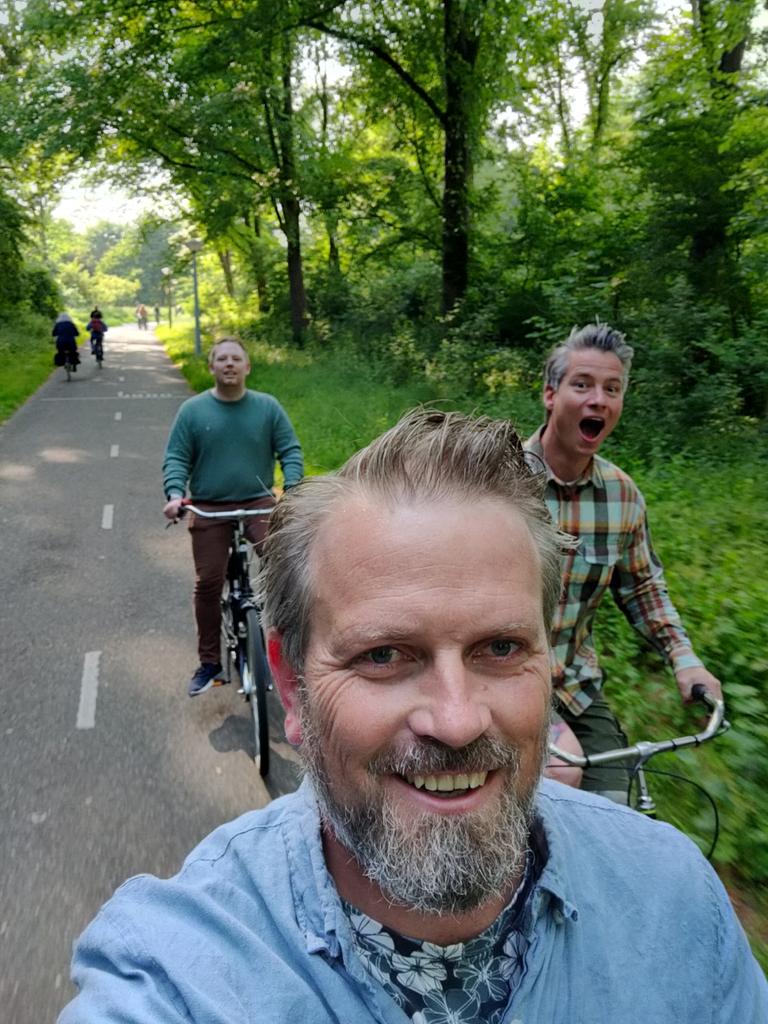 jorgebfr's tweet photo. My favorite means of travel #bike to my favorite conference #dddeu in my favorite city #Amsterdam with my favorite coworkers from @computas 🥰🚲 https://t.co/wSpMeuqhoc