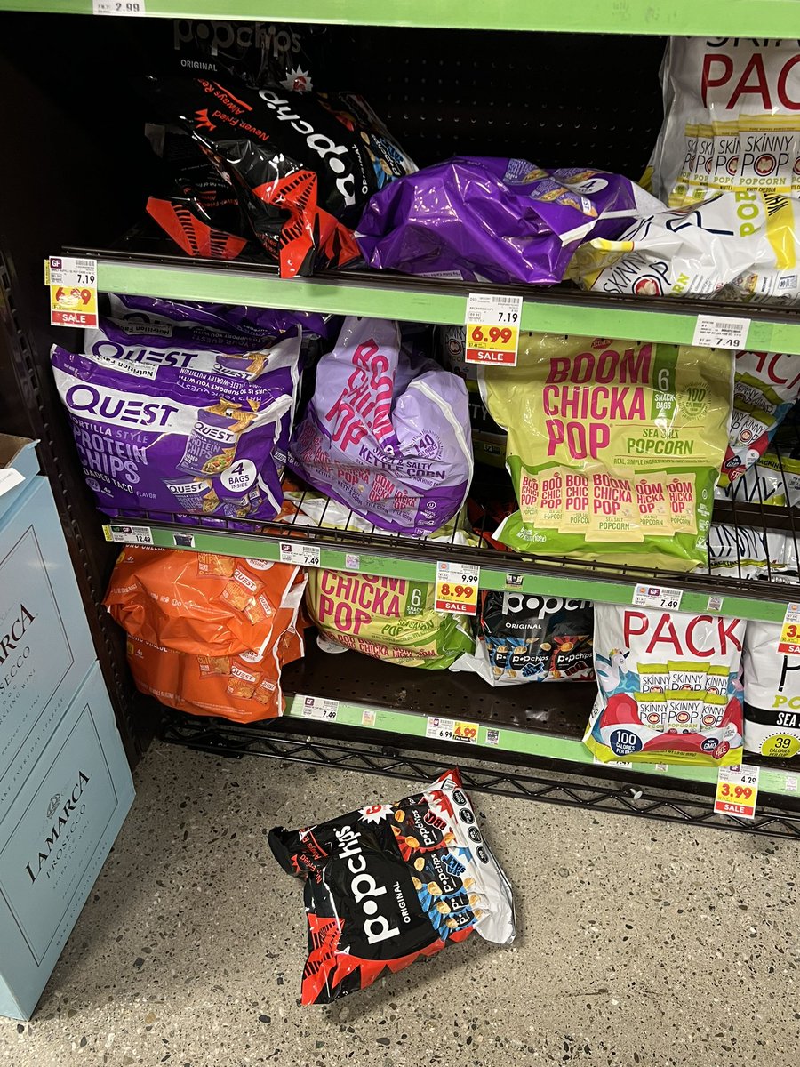 patriKTA's tweet photo. Popchips had the biggest fall off ever. https://t.co/4PfuFsuICA