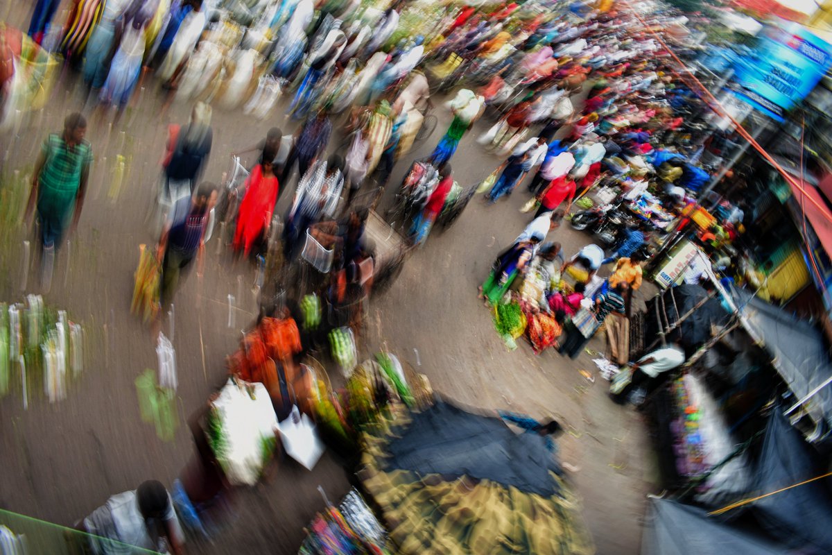 arghya7748's tweet photo. #Kolkata #kolkatastreet #streetphotography #impressionism #life #streetlife #market #light #Nikon #nikonphotography #city #photography #StreetStyle #streetphoto https://t.co/AP2cXgACzN