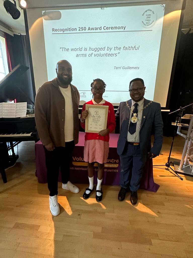 We so proud Kikilomo our young volunteers that co run @SecondTots book club & Eric our Piano teacher for their volunteer work thanks @VCGreenwich for award @MycenaeHouse. @Royal_Greenwich @GreenwichLibs @Matt_Morrow88 @TNLComFund @adel_khaireh @DominicMbang #VolunteeringWeek