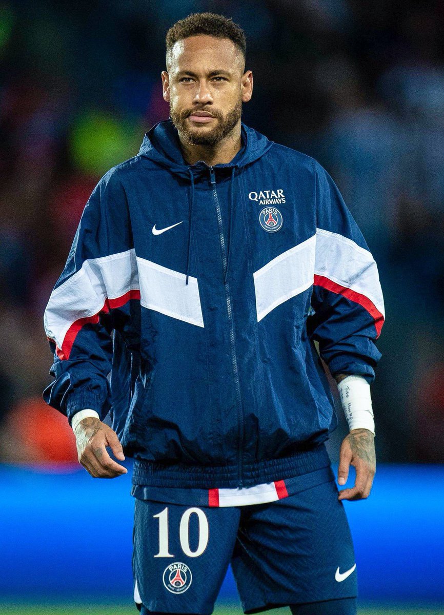 Uchenna_Bobnice's tweet photo. Neymar has been offered to Barcelona after Leo Messi's decision! 🇧🇷 

The Brazilian would be ready to lower his salary to leave PSG and play for Barça again. 👀 

(Source: @sport )
#Messi #Barca https://t.co/d9imGYCK4g