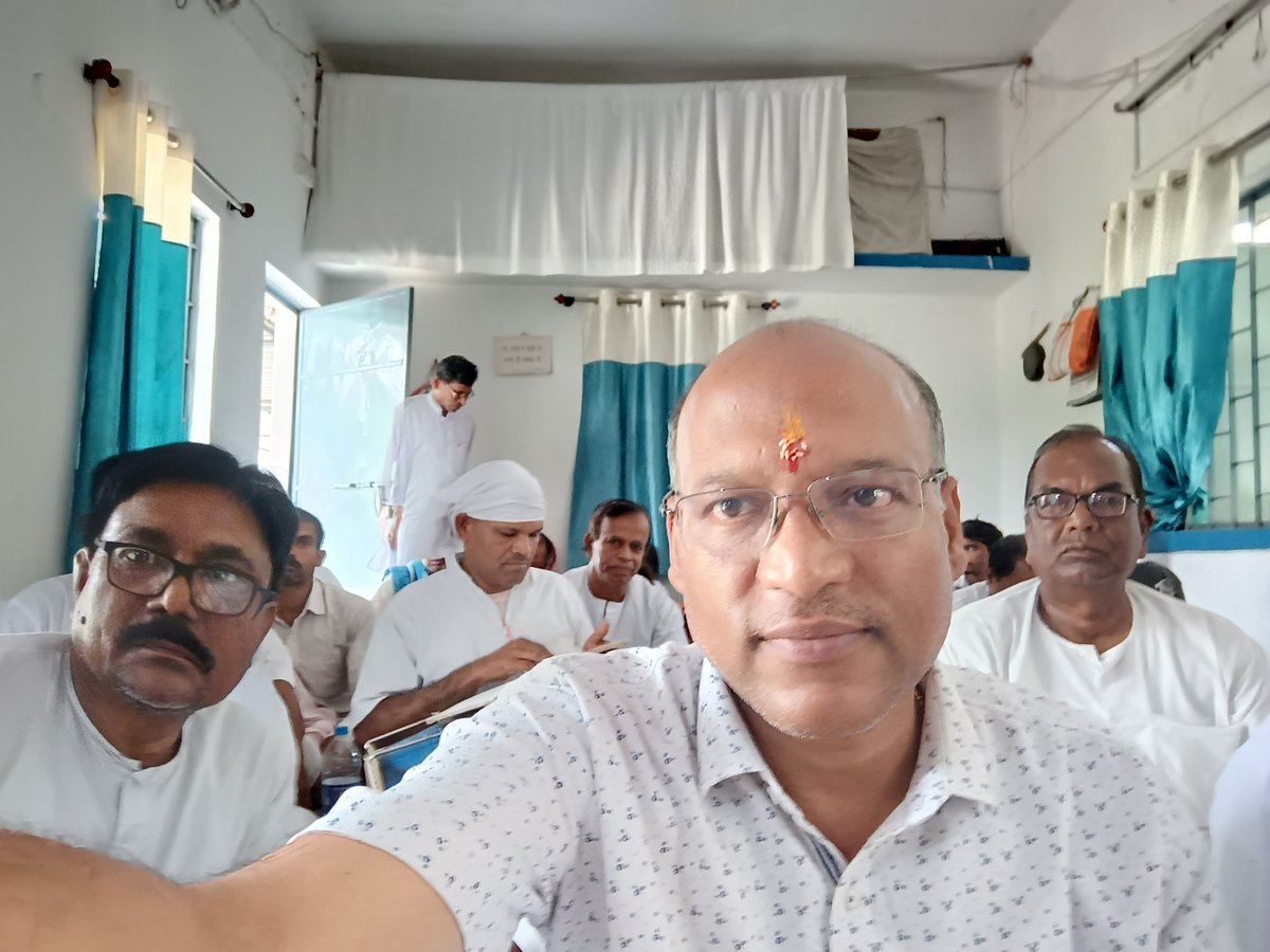 officeOfManojCh's tweet photo. सत्संग केंद्र सरायकेला में आयोजित उत्सव में परम प्रेममय ठाकुर #अनुकूल_चंद्र जी का दर्शन से मन में आत्मिक शांति प्राप्त हुई।

गुरुदेव के चरणो में कोटि नमन https://t.co/rNI9wNPJ66