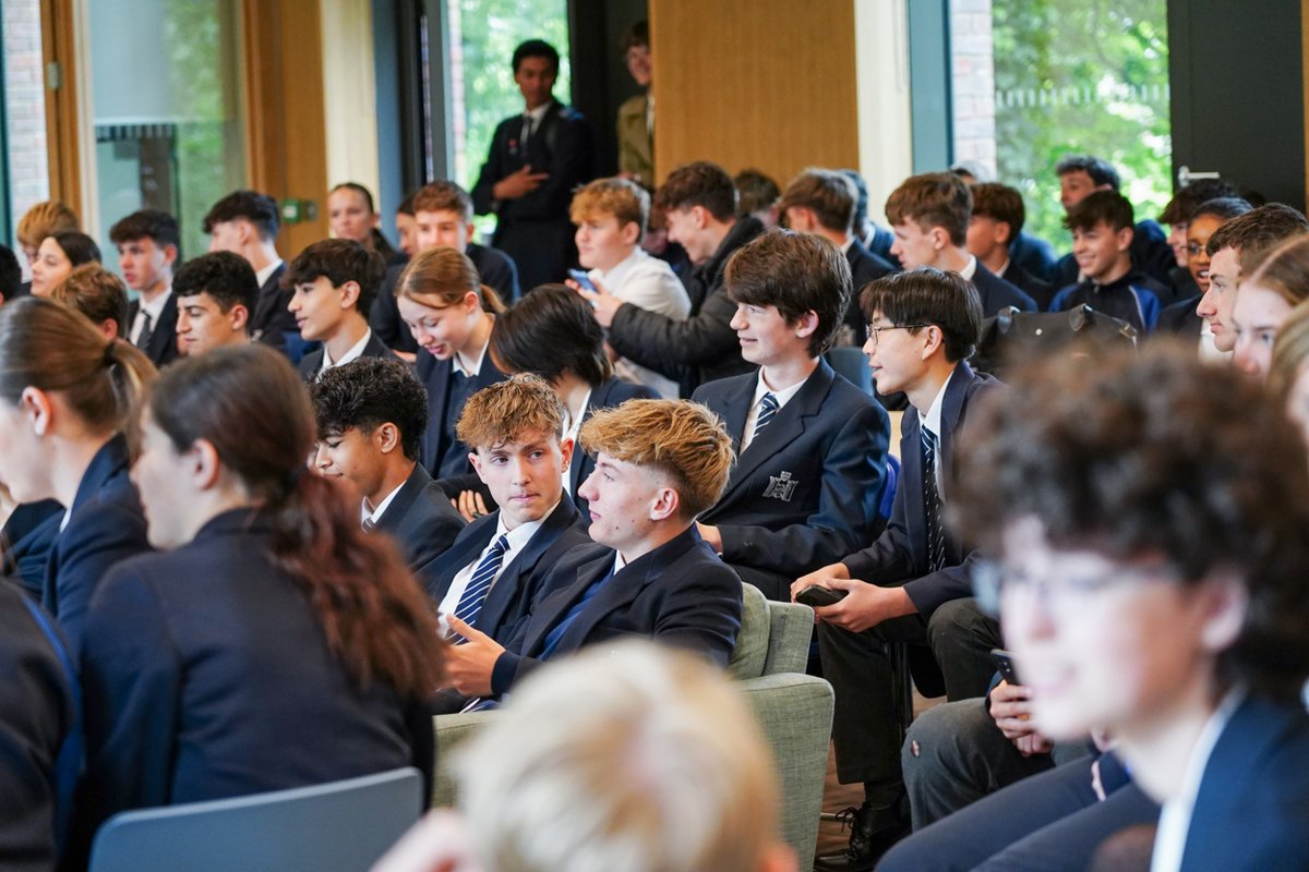 Reigate Grammar School tweet media