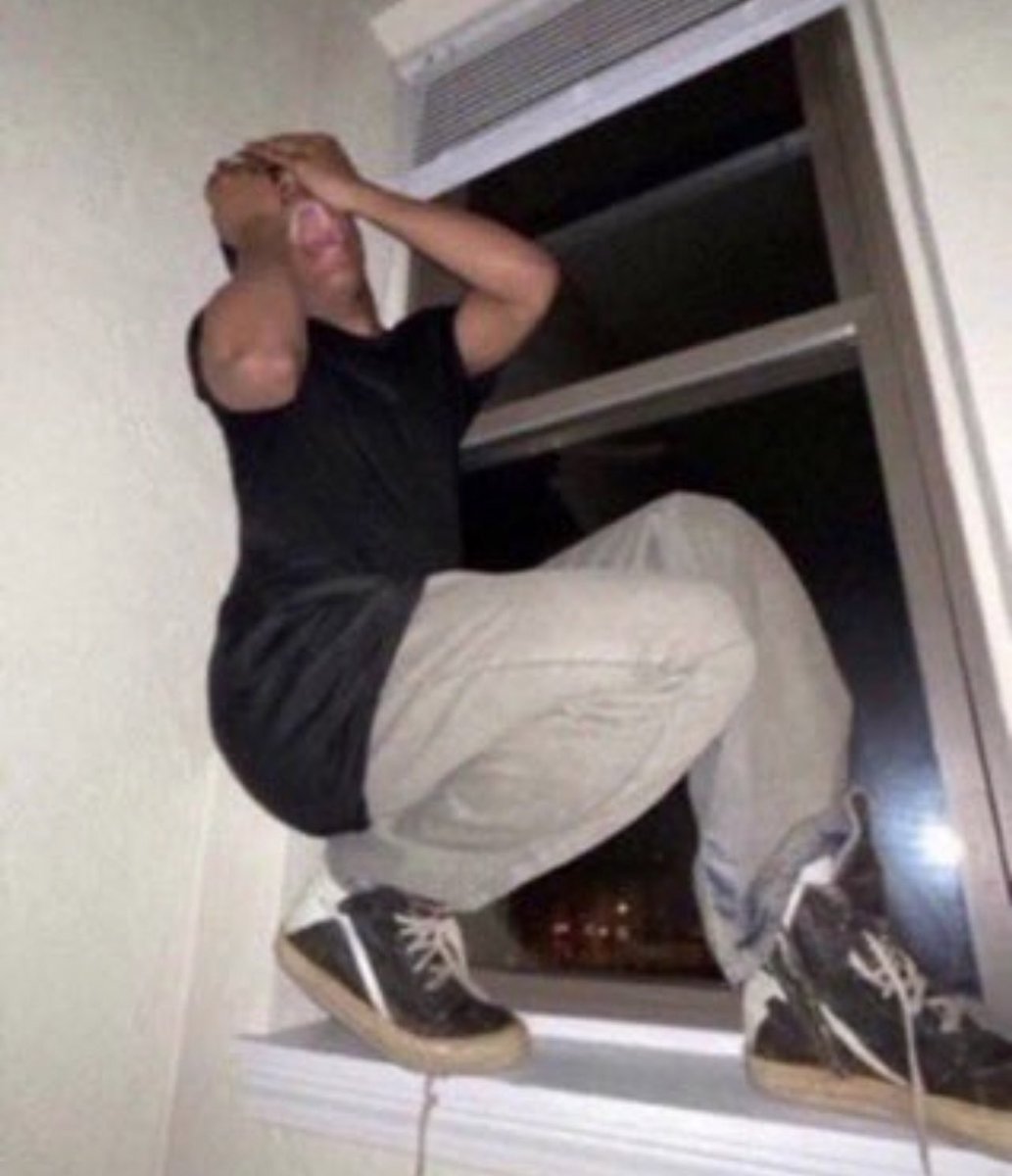 tyalana03's tweet photo. how i’d be if my man ever left me https://t.co/W19ORiCUR1