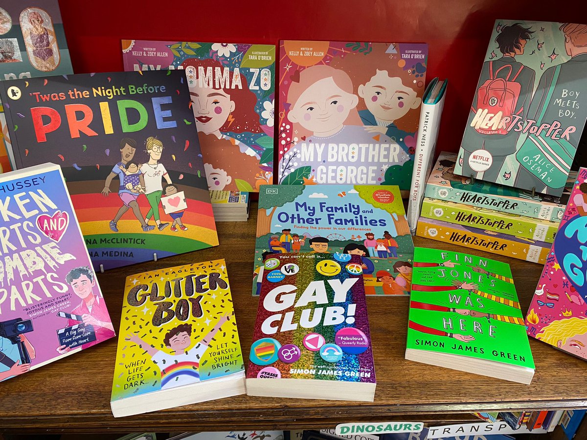 bouncemarketing's tweet photo. Lovely book displays in @BroadhurstBooks in Southport. @louisecorcor has been to the seaside! Thanks for the great displays #Pride2023 #readwithPride #choosebookshops #bookshopwindows #bookshops β€οΈπ https://t.co/hxnANFOpgM