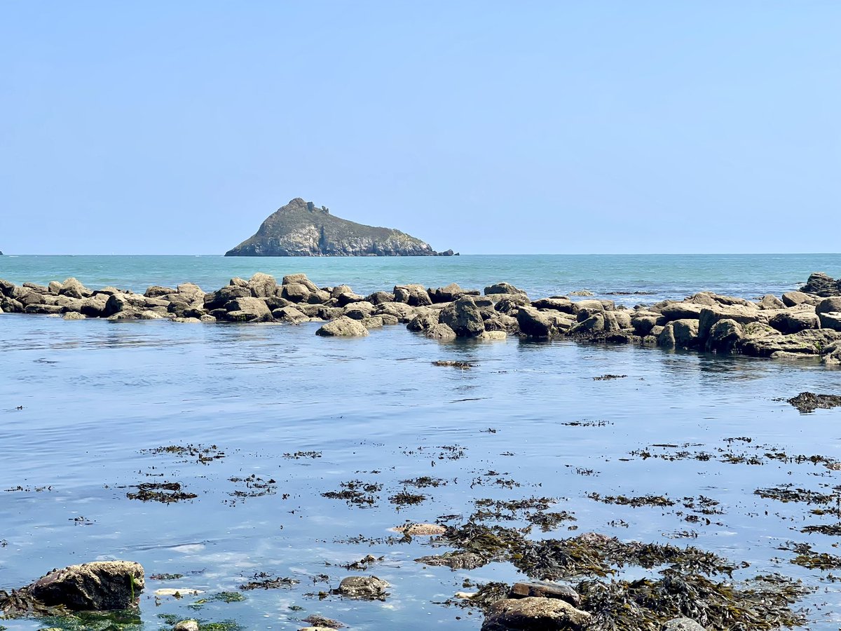 The bay’s iconic Thatcher Rock was looking beautiful in the sunshine today!