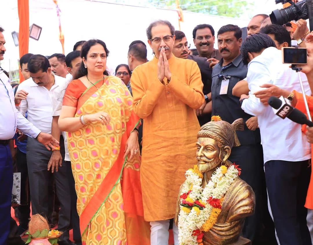 PawarAbhi7's tweet photo. #कुटुंबप्रमुख_उद्धवसाहेब
.
.
.
#mumbaikar #pune #kolhapur #sambhajinagar #satara #trending #intragram #facebook #twitter #thackeray #shivsena_social_media #adityathackeray #Shivsena #yuvasena https://t.co/8Oubw1g7pE