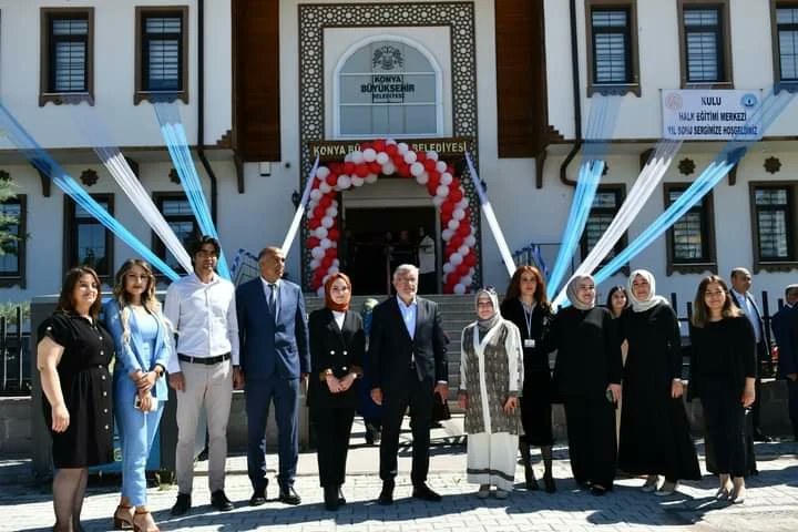 kuluhem's tweet photo. Hayat Boyu Öğrenme Haftası kapsamında Halk Eğitimi Merkezi miz ve ASEM işbirliğiyle yıl sonu sergimizin açılışı yapıldı. @mebhbogm @hlmyldz42 @CaglayanMehmett @gokhanmurat1 @HaciDalbudak @konyamem https://t.co/YbIpJFsQCZ