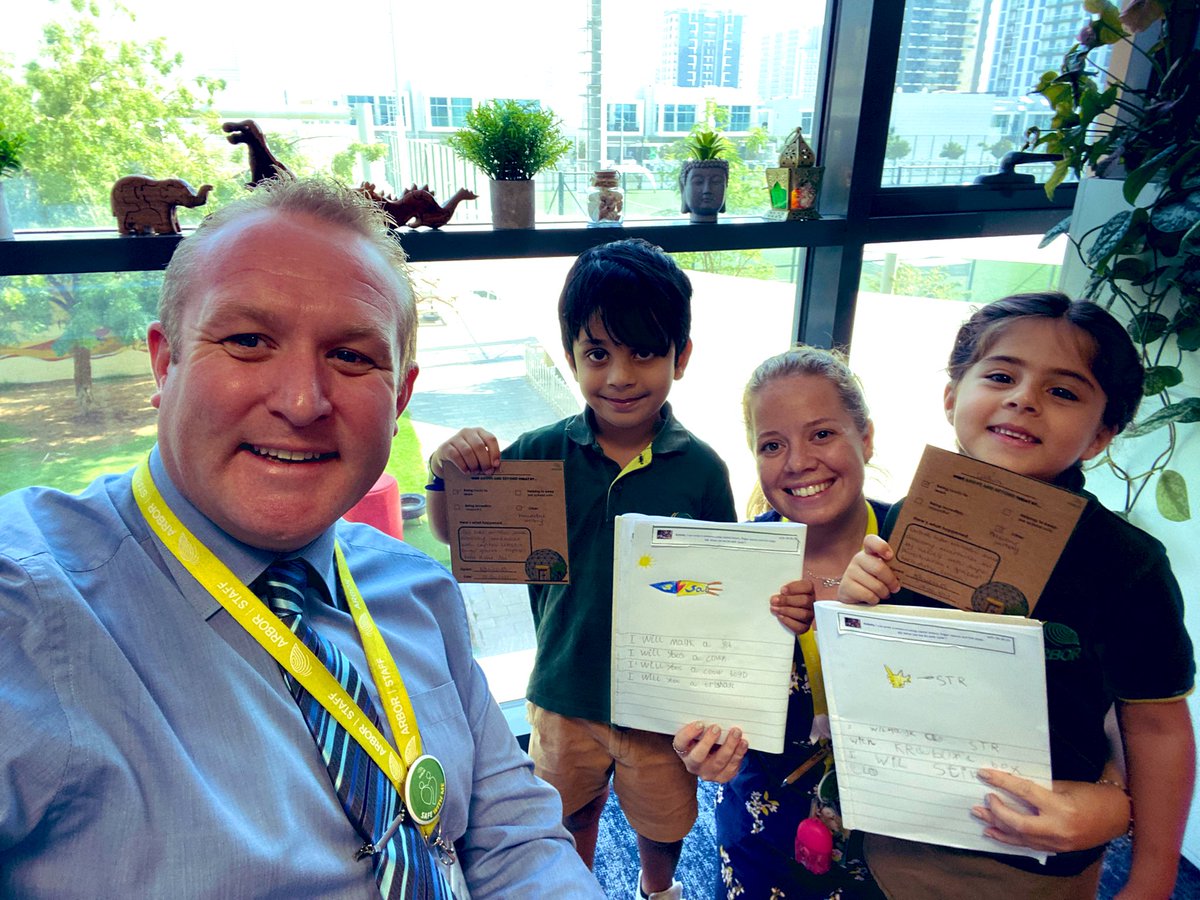 ArborPrimary's tweet photo. Thank you @ArborFoundation💚(Sunflower🌻:@MissChloeFS2) for sharing your amazing sentences📝with me this morning🥇. I can’t wait to see how this wonderful writing✏️ come to life and your students return with their #junkmodels🚀🌟🚕🌟🚂! Bravo💥: always #inspired🤩! 🙏🏼🌿🏆 https://t.co/8BHBBSdFjB