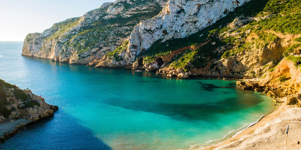 c_valenciana's tweet image. ¡Celebra en la Comunitat Valenciana el #DíaMundialdelosOcéanos! 🐋 ¿En qué playa te apetece más?
1️⃣ Cala Granadella, Jávea
2️⃣ Canet d'En Berenguer
3️⃣ Benicasim
4️⃣ Isla de Tabarca 
#MediterráneoEnVivo