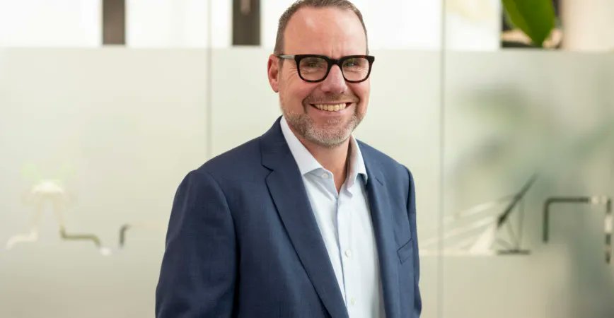 De persoon Cees Steur is wel een begrip in Haarlemmermeer. Vorig jaar zomer keerde hij terug naar zijn oude liefde... schenkmakelaars.nl/voorstellen-ce…

#SchenkMakelaars #bedrijfsmakelaar #Hoofddorp #taxatie #bedrijfspand #kantoorpand #Haarlemmermeer