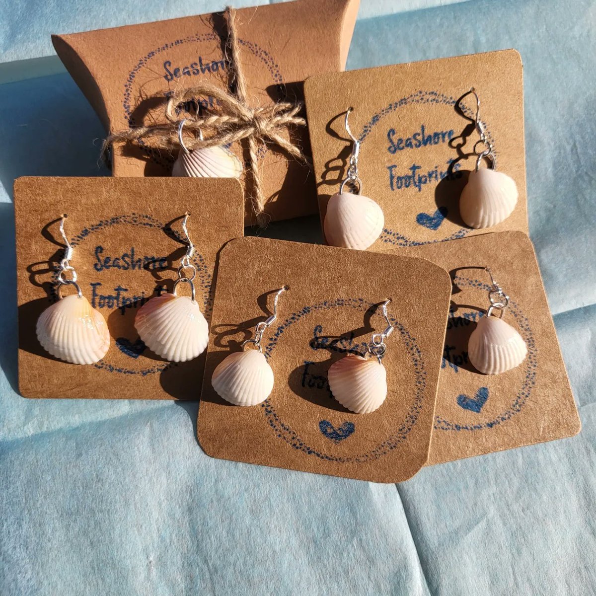 Katrinashells's tweet image. Add some love to your summer outfits with these pretty shell earrings. 
All handmade and  available on my etsy store. I can giftwrap too for that special touch. 
Ideal gift idea 🥰
#mhhsbd #beachlife