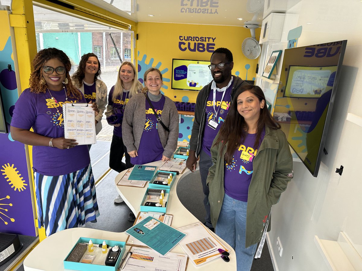 DrOnyeaka's tweet image. @ UOB team @ the Curiosity Cube outreach event - it’s about contamination #SPARKCuriosity #Uob @eps_unibham