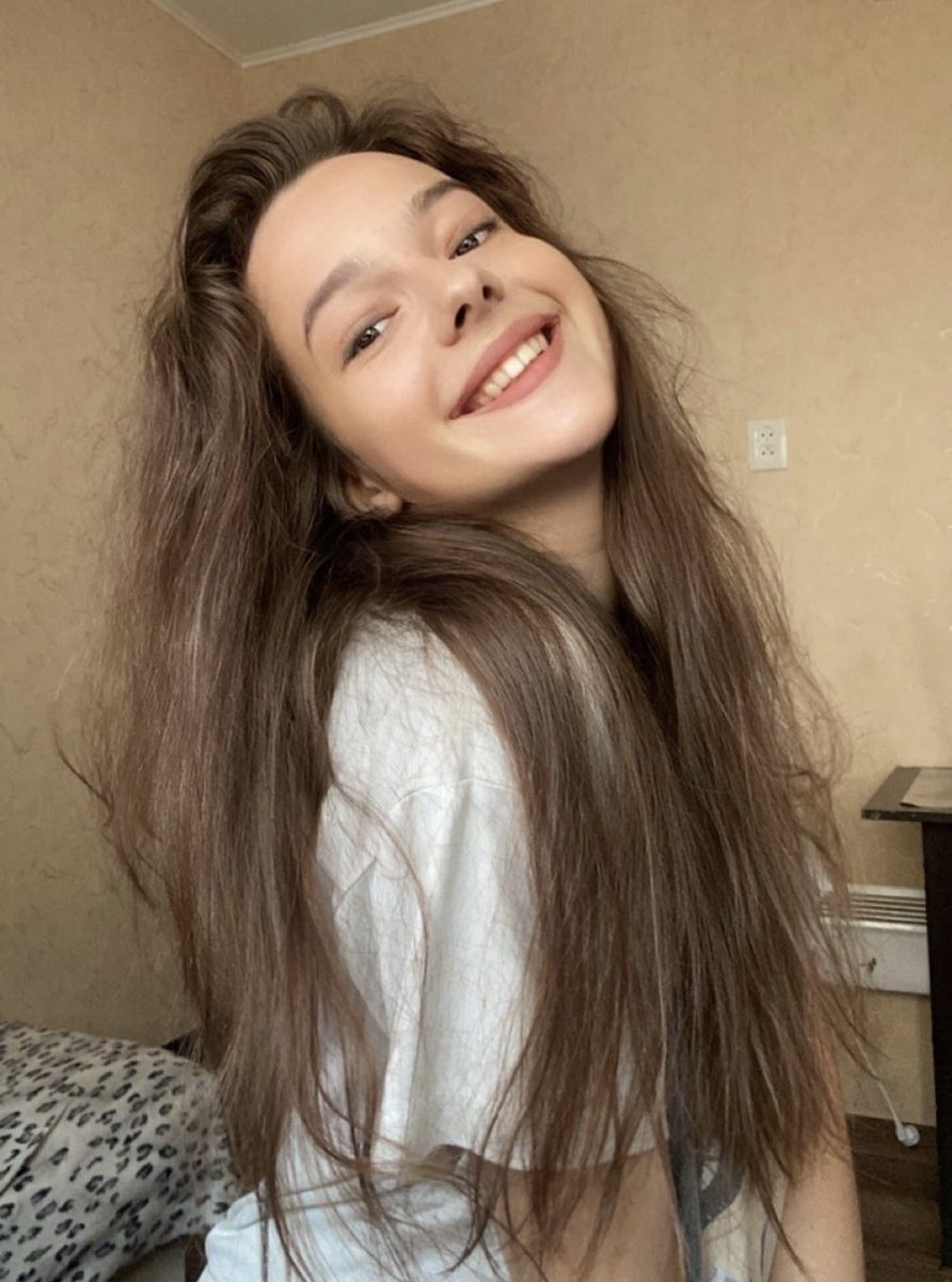 Good Morning Kitties💖
Every morning I wake up with fluff on my head 😂 the trouble of porous hair🥲
Wishing everyone a beautiful day 💋
#GM