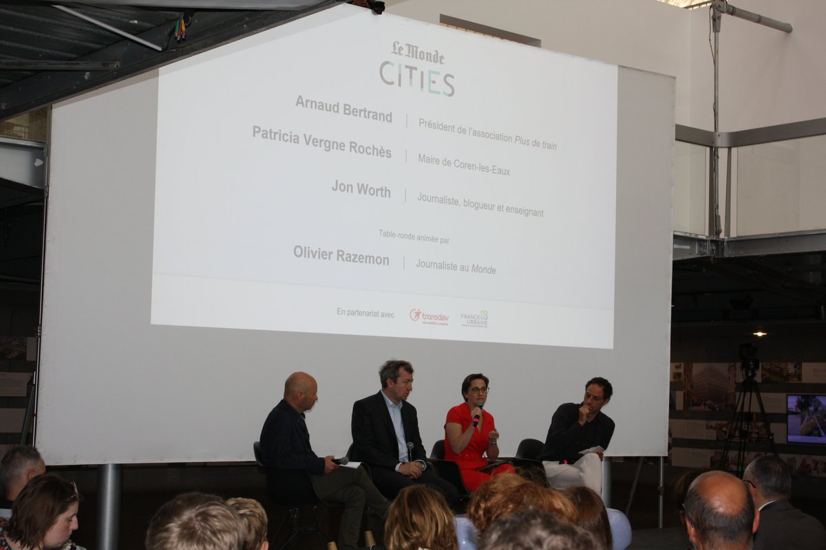 [🎙Conférence Transports publics, qui doit vraiment payer ?] 📷Les trains qui n’arrivent pas à l’heure. L’analyse des usagers avertis
💬" Il y a un retravail à faire sur l’organisation, on a besoin d’entreprise qui savent bien faire travailler pour rénover. " conclue Patricia