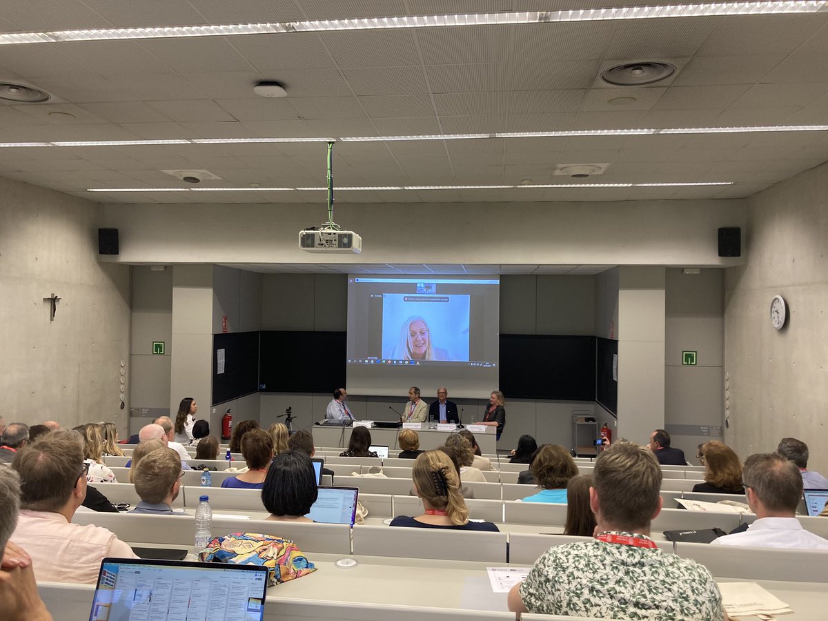 mediadina's tweet photo. Opening plenary session of #emmaPamplona "The beginnings: The original spirit of EMMA" with @KuengLucy Robert G. Picard, Heinz-Werner Nienstedt, Gillian Doyle and Alfonso Sánchez-Tabernero @emma_assoc https://t.co/FjBEadbSMJ