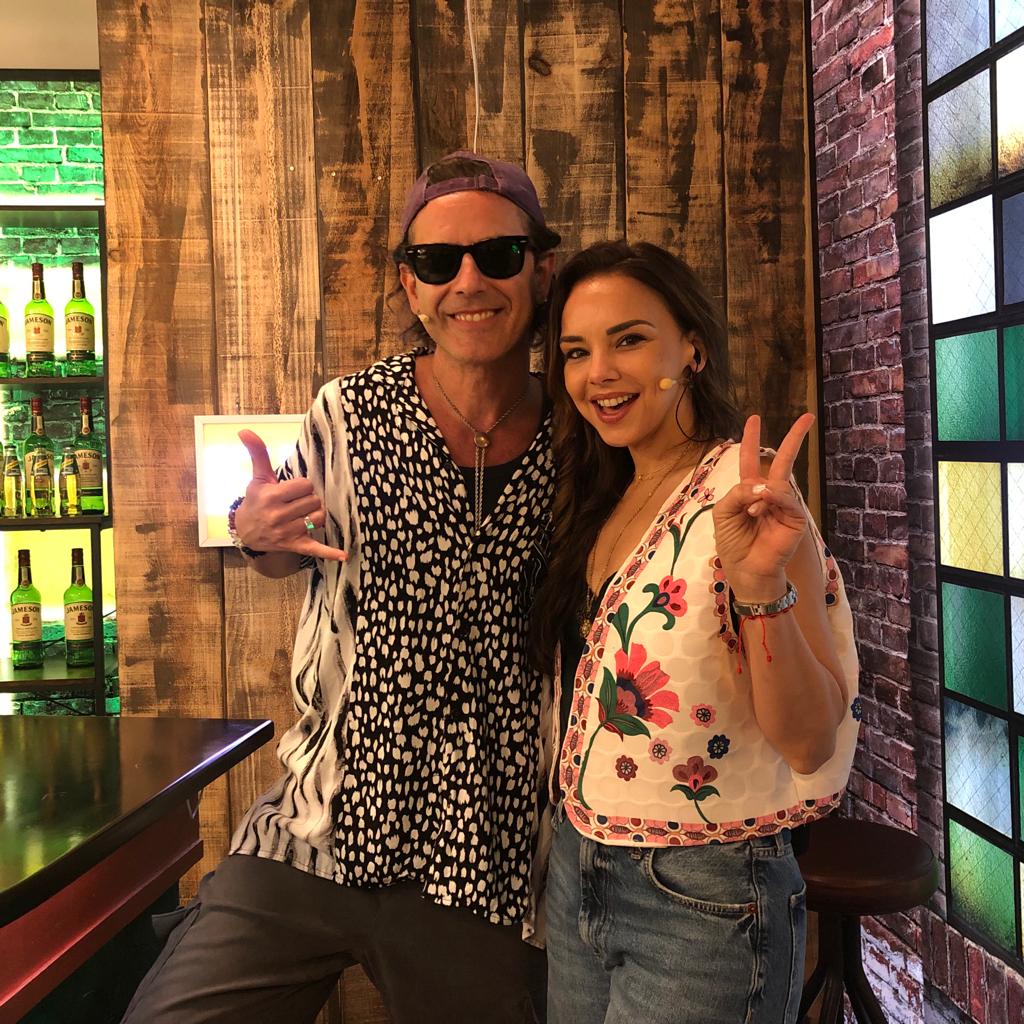 Juernes!!! 👋🏼👋🏼y "Tómatelo menos en serio" abre sus puertas con la visita de mi queridísimo <a href="/CotiOficial/">Coti Sorokin</a> 🙌🙌 y estaremos acompañados por <a href="/enjutomojamuto/">Enjuto Mojamuto</a> <a href="/CarlosMarco/">Carlos Marco</a> y <a href="/VentuGG/">Ventura Gil de Gómez</a> 😊
Disponible a las 20hrs en el canal de youtube de #whiskey <a href="/Jameson_es/">Jameson España</a> y a la 1hrs en <a href="/europa_fm/">Europa FM</a> 💋