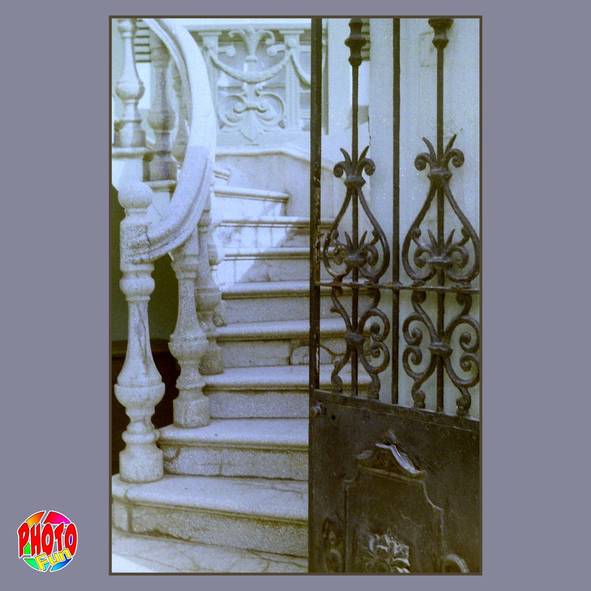 Voigtlander Vitoret 1963 Kodak Color 200 Las Palmas The stairs behind the gate #voigtlander #vitoret #1963 #kodak #kodakcolor200 #laspalmas #grancanaria #stairs #gate #photography #135film #photofun
