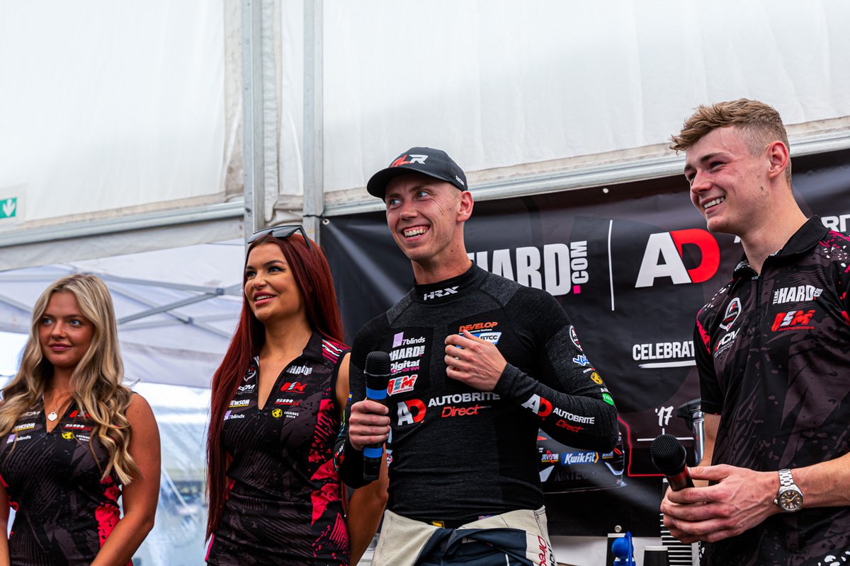 The waffling was strong this weekend 🎤

Great fun talking with the Team HARD line up about Thruxton, splinters and forgetting to do the Q bit of Q&amp;A. 

#BTCC
