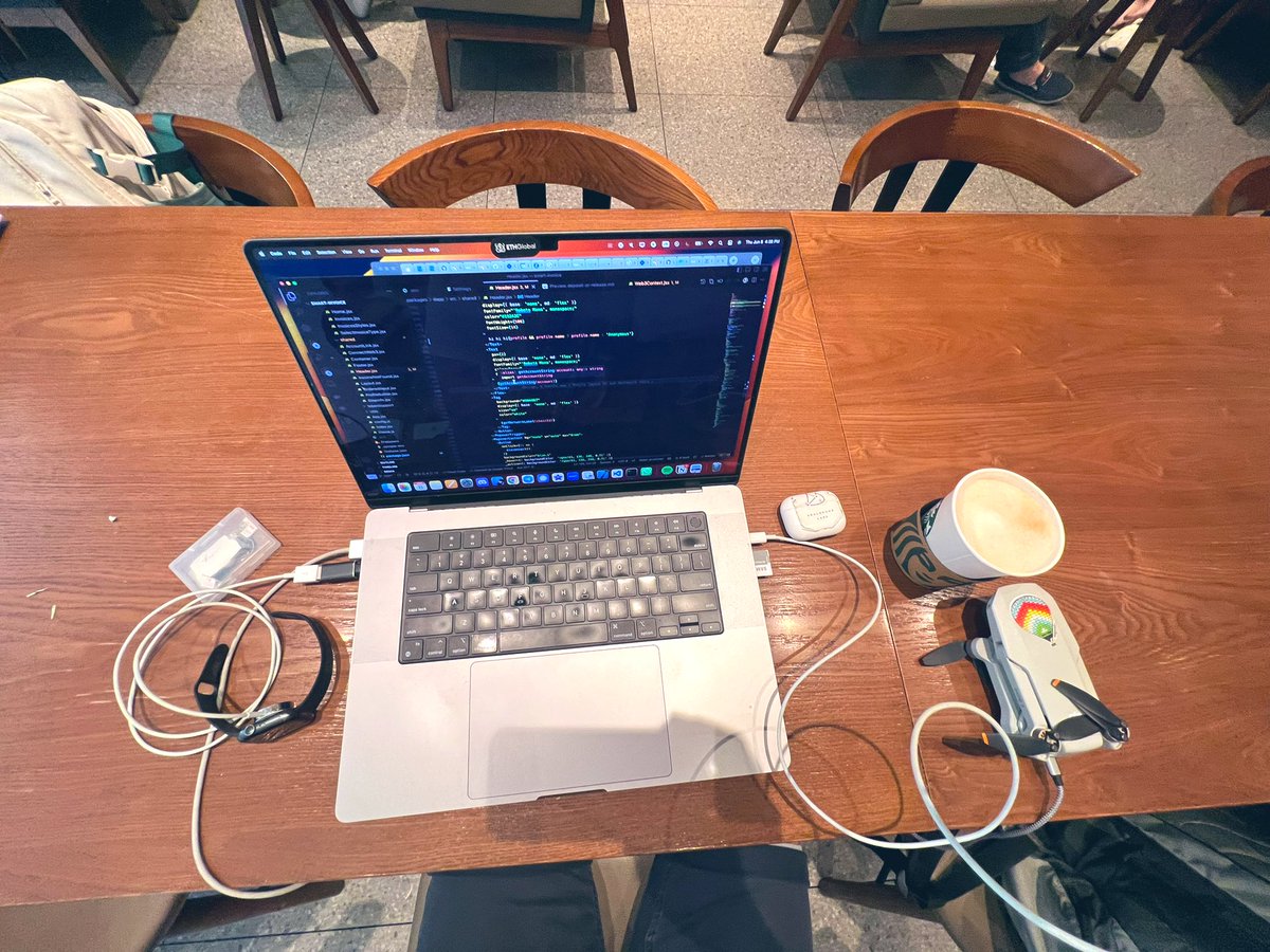 konrad_gnat's tweet image. My office today, in Wuhan China. 
#digitalnomad #wuhan #ethereumdev
