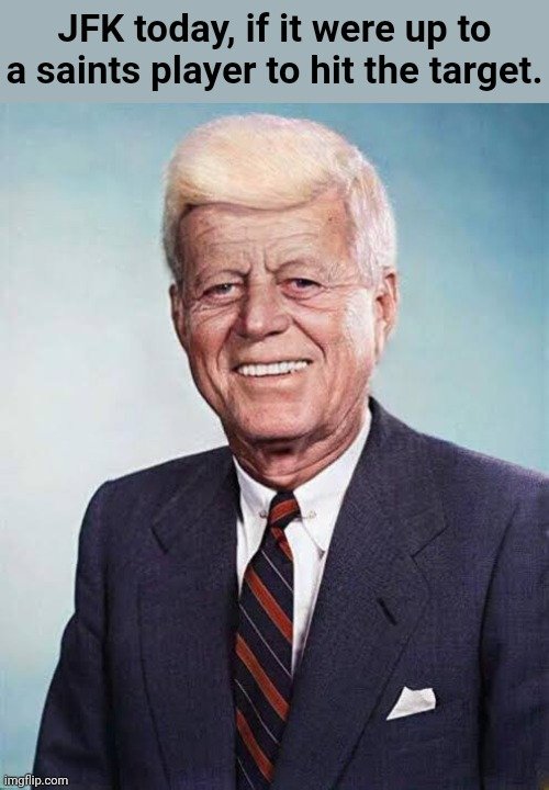 Not giving our forwards any chance the way we're kicking it inside 50. #AFLSwansSaints