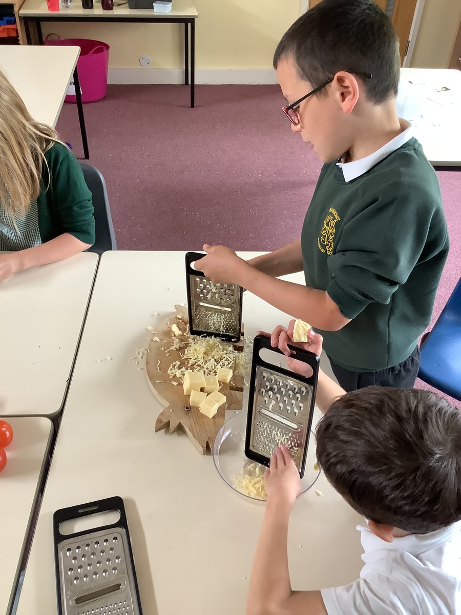 PrimaryBeaumont's tweet photo. Foxes have made snack wraps 🌯including food that is popular in Nigeria. They tried lots of different fruits and vegetables, like avocado🥑They have even tried to reduce their waste by using their science knowledge to re-grow their lettuce and avocado. Looks tasty Foxes! 🦊 https://t.co/LDeCpbp8V9
