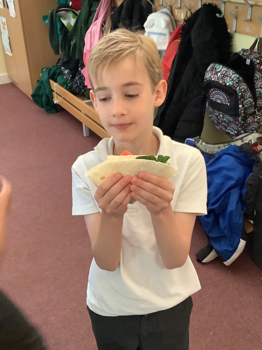 PrimaryBeaumont's tweet photo. Foxes have made snack wraps 🌯including food that is popular in Nigeria. They tried lots of different fruits and vegetables, like avocado🥑They have even tried to reduce their waste by using their science knowledge to re-grow their lettuce and avocado. Looks tasty Foxes! 🦊 https://t.co/LDeCpbp8V9
