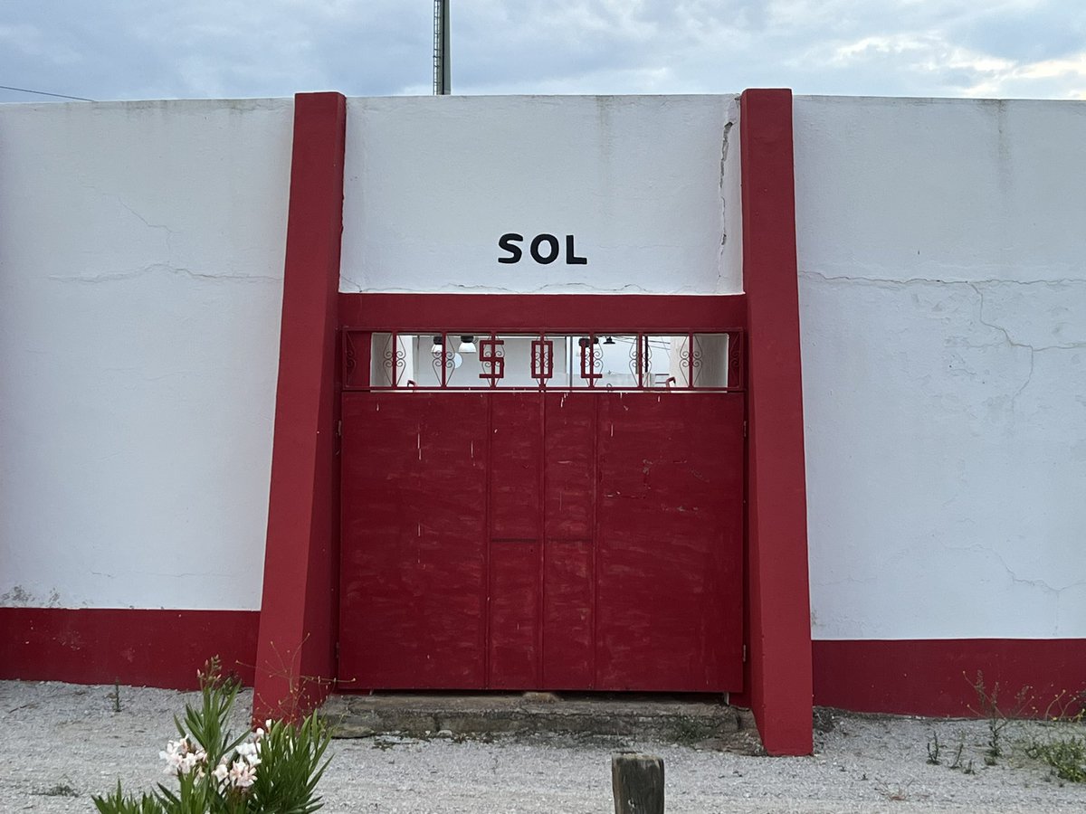 After research by <a href="/annvorbarra/">Ann Vorbarra</a> and studied data in the <a href="/Buddha_AI/">Buddha A.I.</a> signals, the trail led me to Portugal. A gate at one of the classified sites on George Merchant's list confused me. What does that mean... End of entry.

#uasis #thegame