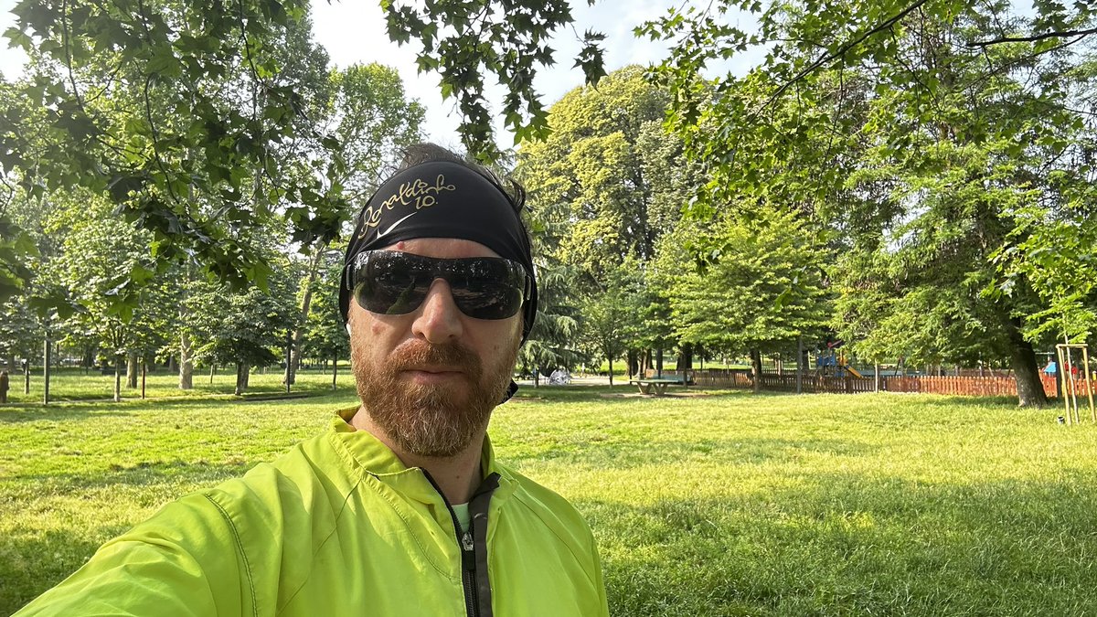 CarmeloCennamo's tweet photo. Getting ready for the 2day #EUDPRN 1st summit marathon on #platform #ecosystems in Milán @sdabocconi
We start with some exercise…
@C_Panos @gjrietveld
https://t.co/OLQYsoDdFP https://t.co/y1pEfNsYms