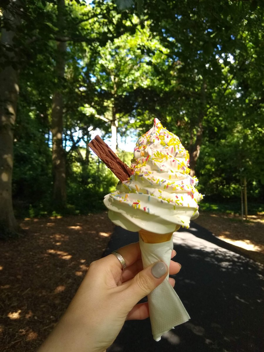 thelizmaguire's tweet photo. Join in #jottingforjune and write a letter this month for 'Donate a Letter' from @frommetoyou01! π Today's letter writing prompt? Tell us about an Irresistible Ice Cream! π¦ #penpalooza #postcrossing #writemoreletters #sendmoresnailmail #handwrittenletter #snailmail https://t.co/VmCkgp0W24