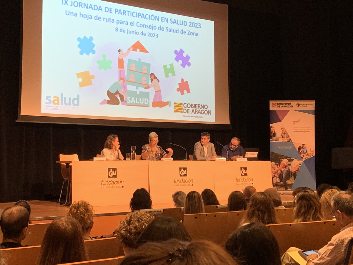 Comenzamos la mesa con <a href="/mjaguilaridanez/">María José Aguilar Idáñez 🔻</a> hablándonos de la comunidad como sujeto. Que nos reta a ampliar nuestra mirada, y a ver a la comunidad como ecosistema social… haciéndola protagonista de la acción.