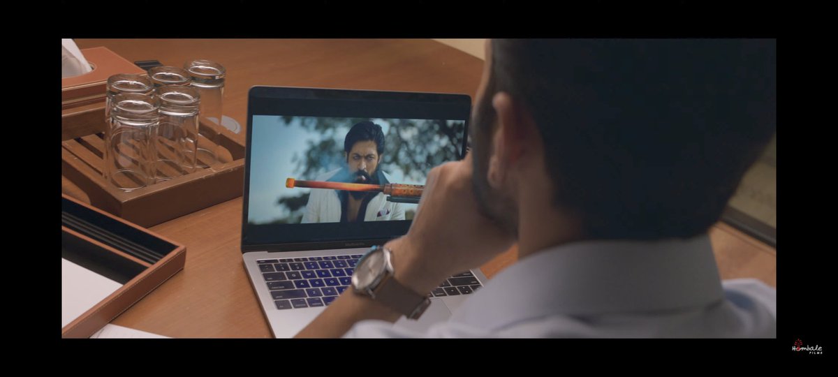 nuthannnnnn's tweet image. #Dhoomam ಸಿನಿಮಾದ ಟ್ರೈಲರ್ ಬಿಡುಗಡೆಗೊಂಡಿದೆ. ಎಂದಿನಂತೆ #PawanKumar ಅವರ ಮಿಸ್ಟರಿ ಕ್ರೈಂ ಥ್ರಿಲ್ಲರ್ ಗಳಿಗಿಂತ ಏನೋ ವಿಭಿನ್ನ ಅನಿಸುತ್ತಿದೆ.
ಮುಖ್ಯ ಪಾತ್ರಗಳಲ್ಲಿ #FahadFasil ಹಾಗೂ #AparnaBallal . ನಮ್ಮ ಹೆಮ್ಮೆಯ #AchyuthaKumar ಸರ್ ಅವರು ಮುಖ್ಯ ಪಾತ್ರವೊಂದರಲ್ಲಿ ಕಾಣಿಸಿಕೊಂಡಿದ್ದಾರೆ.
ಸಿನಿಮಾ ಇದೆ ತಿಂಗಳು 23ಕ್ಕೆ…