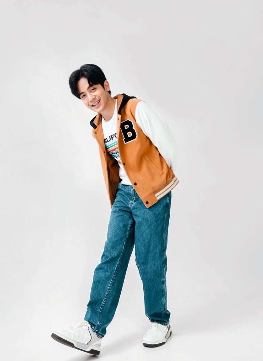 mamu_ng_mundo's tweet photo. Stepping out in style with cool @bnyjeansph OOTD! 🧥👕👖
@iamjoshuagarcia 

#BNYOOTD
#BNYComfySummer
#BNYTravelComfy 

©️garciajoshuae
https://t.co/mbsEWbrFR2 https://t.co/I8i0CmZmtJ