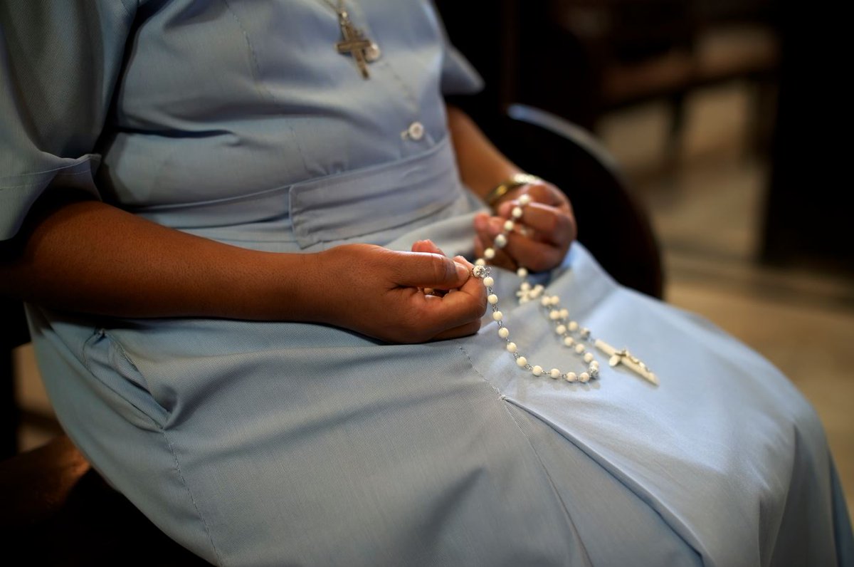 Le #viol de #religieuses_africaines par des prêtres est longtemps  resté tabou. Sœur Mary Lembo, religieuse #togolaise devenue également  psychothérapeute, a mené une enquête dans 5 pays pour tenter de  comprendre le mécanisme de l’#emprise...👉revue-etudes.com/article/des-re…