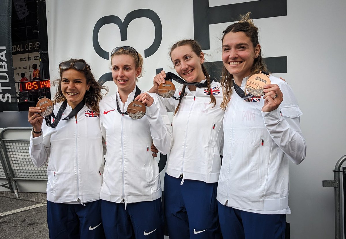 MEDAL MOMENT #SALachieve World bronzes @ScoutAdkin and @BritAthletics team-mates Sara Willhoit @KateAvery12 Phillipa Williams in Austria (uphill) @WMRAmountainrun Congratulations 🇬🇧👏 Great achievement for Scout, 8th in race 🏴󠁧󠁢󠁳󠁣󠁴󠁿👍 @katymaybarden @Veryrarelytweet @jacob_adkin