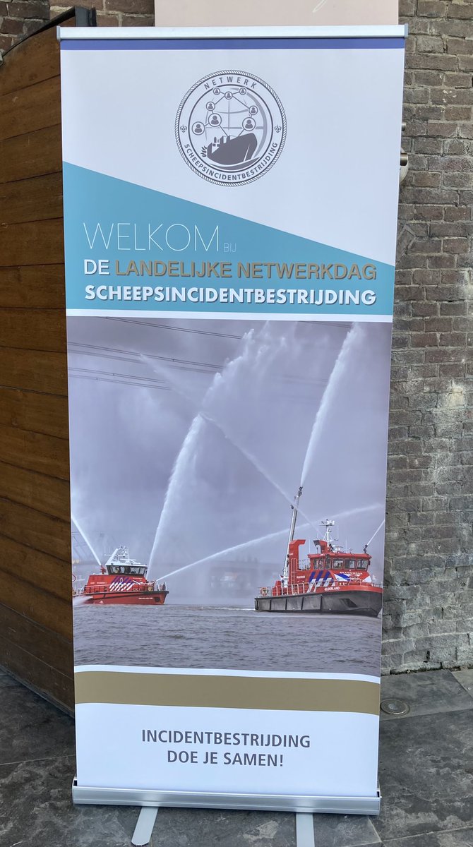 RobertCoomans's tweet photo. Vandaag bij Landelijke Netwerkdag Scheepsincidentbestrijding (SIB) in Fort Lent te Nijmegen met vele interessante workshops. #Krimpenerwaard #VRHM #VRR #VRGZ #samenwerken #crisisbeheersing #waterveiligheid #RWS #binnenvaart #IenW #KNRM #Havenbedrijf https://t.co/HapLxX3t9O