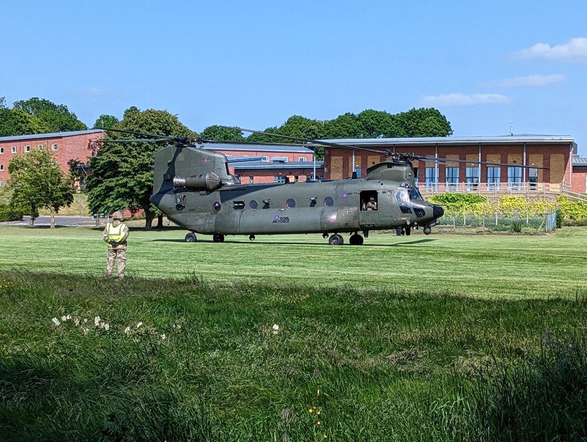TacticalSupWing's tweet photo. Thank you to @18Squadron for coming into MOD Stafford yesterday.
Newly qualified Aviators got to put training into real life use as they conducted Rotors Turning Refuels & underslung loads.
🚁⛽🪝
#SupportToStrike
#RAFLogistics https://t.co/rdqfxlDjpo