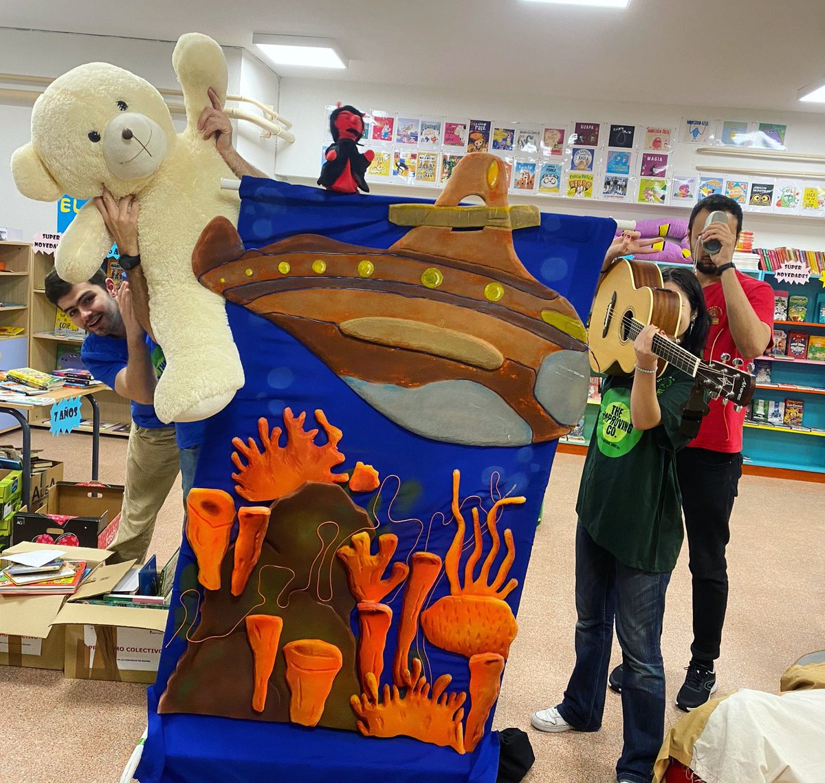 En The Improving Co., experimenta la alegría del aprendizaje a través de nuestros espectáculos interactivos y entretenidos. 🎭🎬🎶🎊

Una mañana inolvidable de diversión! 🎉

#theimprovingco #teatro #lúdico #educativo #inglés #magia #diversión #madrid #espectáculos #theimproving