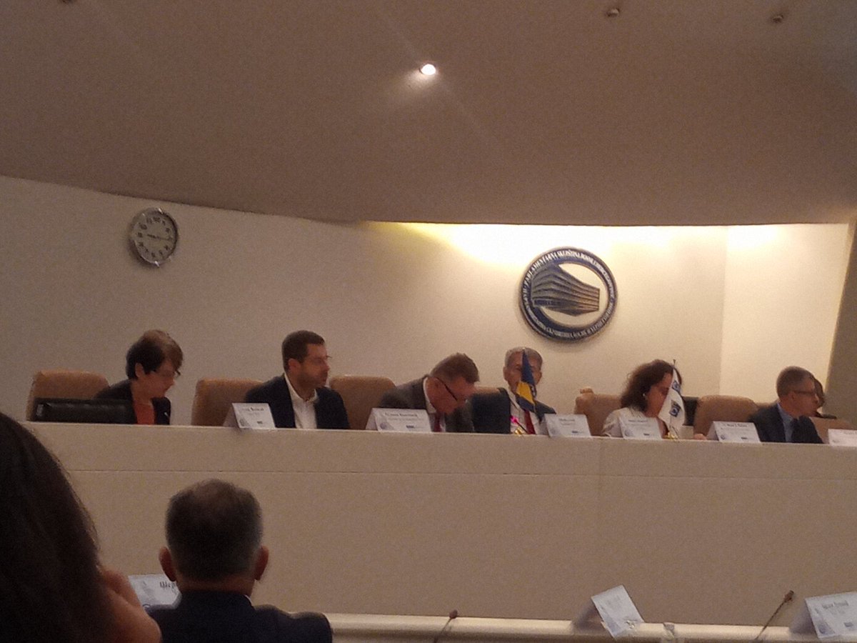 CSS_BiH's tweet photo. Predsjednik #CSSBiH, gospodin dr Hadžović, učestvuje u radu pregledne konferencije „Zakonodavni okvir, aktuelno stanje i planovi institucija BiH u oblasti odbrane i sigurnosti“. https://t.co/XsSZ84XZ2s