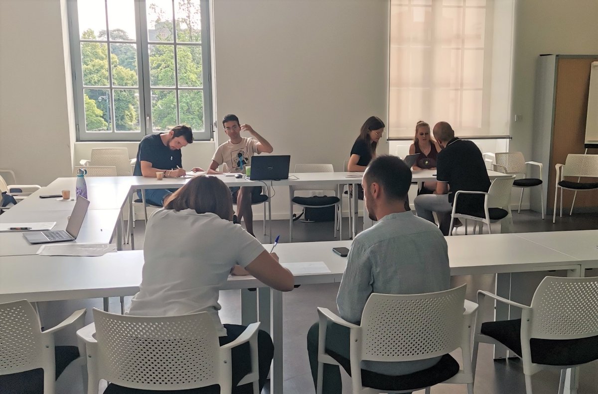 instantscience's tweet photo. C'est parti pour une journée de formation Nuit européenne des chercheur·es pour les doctorants ! 

🎯 Donner toutes les clés aux participants pour préparer leur stand et leur intervention.

🧭 Organisée par @Univ_Toulouse 

L'appel à participation 2023
👉 https://t.co/vBUXGVtHAX https://t.co/YVGPE1n9rw