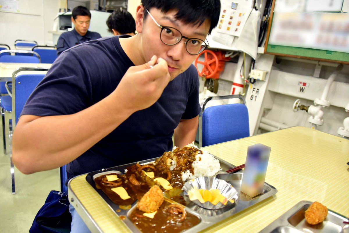 【 #金曜日はカレー 】
待ってました！カレー曜日！！🍛
今日は船乗りらしく、特製シーフードカレー🐟

#OPFC #カレー #艦めし #カレーでつながるコミュニティ #元気百倍