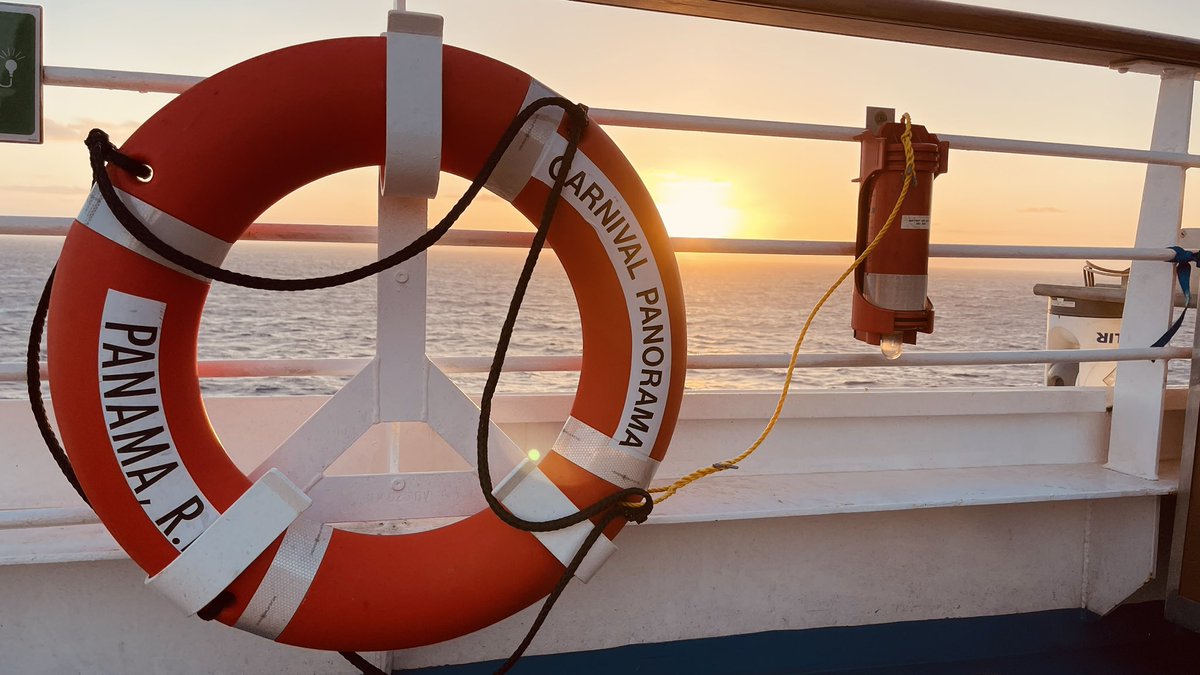 DisneyGals's tweet photo. @CarnivalCruise Sunsets are always more spectacular when onboard a #CarnivalCruise Cannot wait to experience them from down under on the #CarnivalSplendor in August.  #ChooseFun https://t.co/hERYYDT7sz