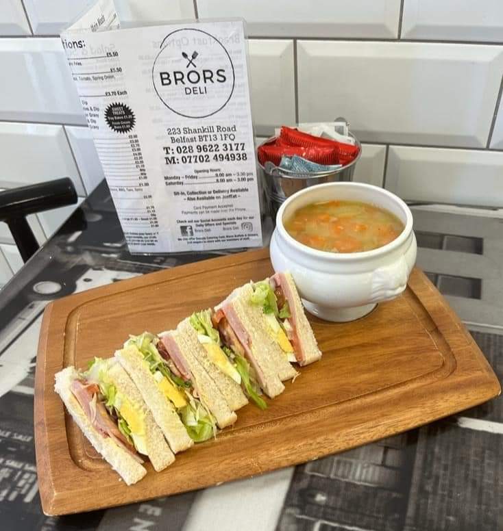 BrorsDeli's tweet photo. Today's special 😎

𝗦𝗼𝘂𝗽, 𝘀𝗮𝗻𝗱𝘄𝗶𝗰𝗵 𝗮𝗻𝗱 𝗹𝗮𝘁𝘁𝗲 ☕ £𝟳.𝟱𝟬 

Sit in, takeaway, delivery available ☺️ 

We can take card payments over the phone 📱 

07702494938 📞

Please share 😁🙏 https://t.co/xPRTc18yho