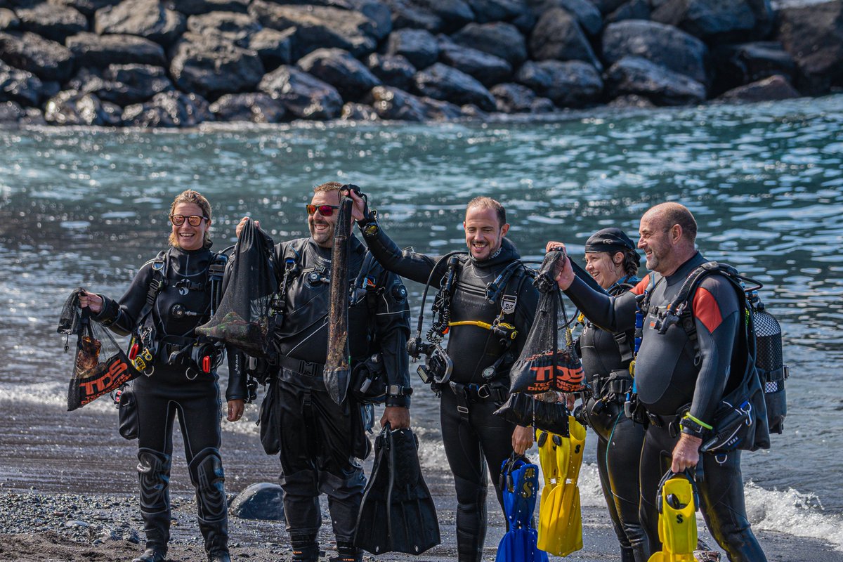 Happy World Ocean Day! 🌊 Canary Green collaborated with @Myndhotels to organize a beach clean up in honor of World Ocean Day. <a href="/TFhorserescue/">Tenerife Horse Rescue</a> <a href="/ecoimplicados/">Ecoimplicados</a> <a href="/paradisedivers/">lanie gonzales</a> @adejeverde 
#Tenerife #worldoceansday #beachcleanup #plasticfree #sustainability #unworldoceansday