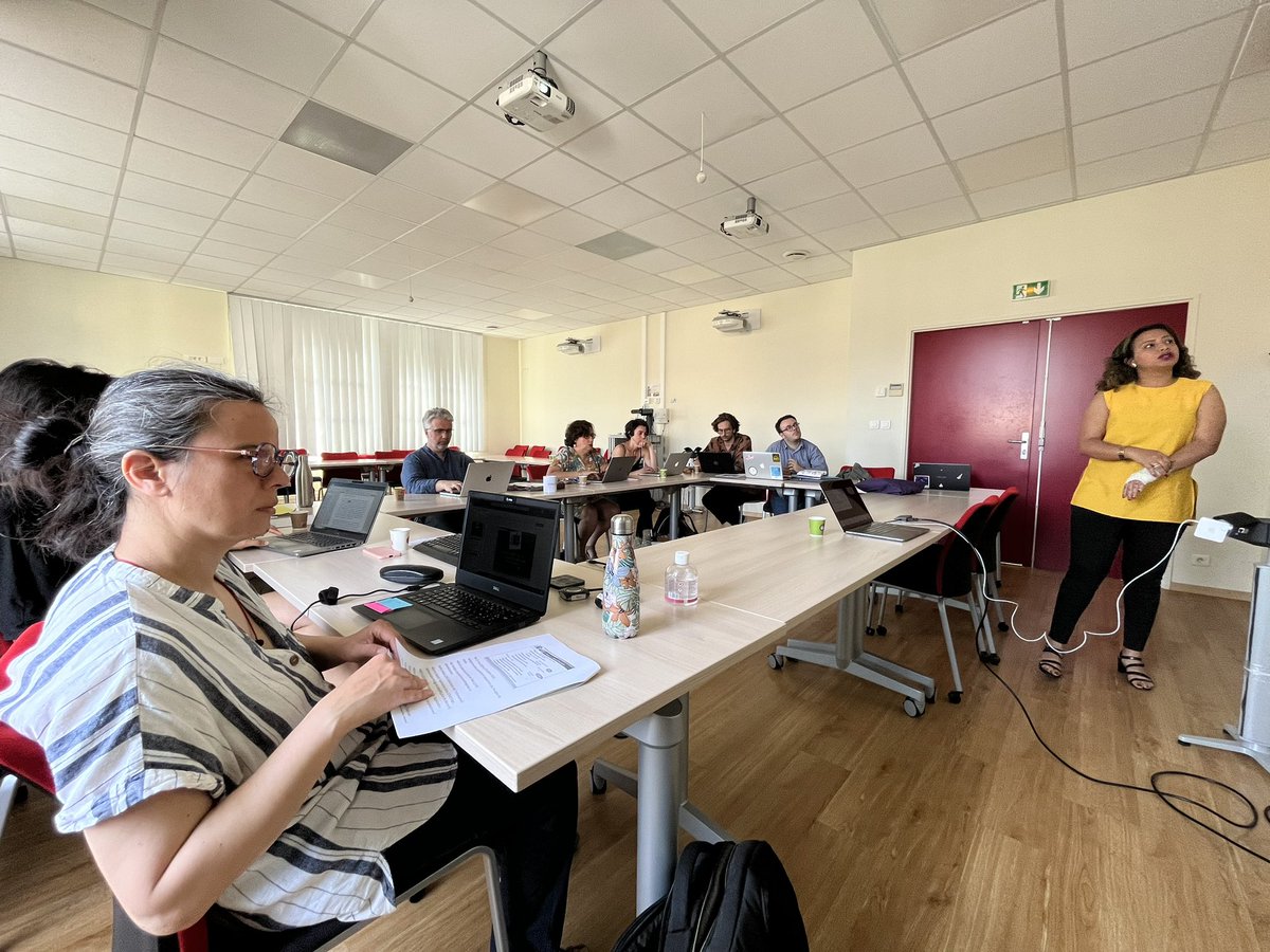 MericJerome's tweet image. Lancement du groupe de travail AMICOVID financé par la région @NvelleAquitaine . Apprentissages sur le bricolage organisationnel, le rôle des experts, et les dispositifs de nudges. Partage des résultats en vue de la publication d’un ouvrage.
@LabCerege @thomasstenger @nmoinet