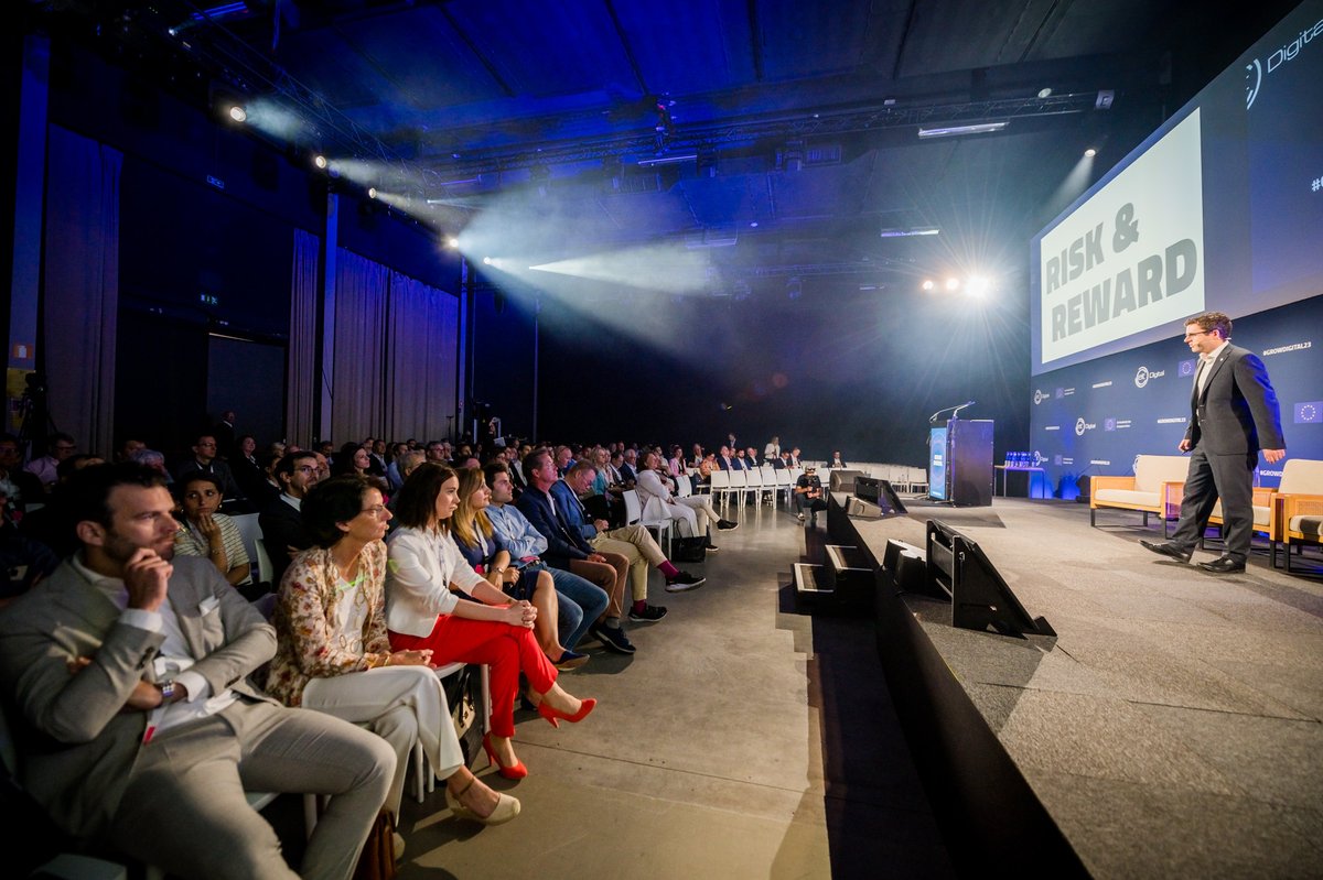 EITeu's tweet photo. 🌟 @EIT_Digital's GrowDigital event was a success! We explored generative AI, space tech, industry 5.0, and deep tech talent with industry leaders. Inspiring discussions and valuable connections made it unforgettable. Let's drive digital innovation together! #GrowDigital23 https://t.co/Lhx1xtVoCk