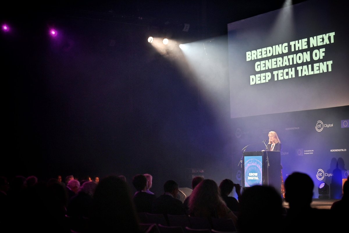 EITeu's tweet photo. 🌟 @EIT_Digital's GrowDigital event was a success! We explored generative AI, space tech, industry 5.0, and deep tech talent with industry leaders. Inspiring discussions and valuable connections made it unforgettable. Let's drive digital innovation together! #GrowDigital23 https://t.co/Lhx1xtVoCk
