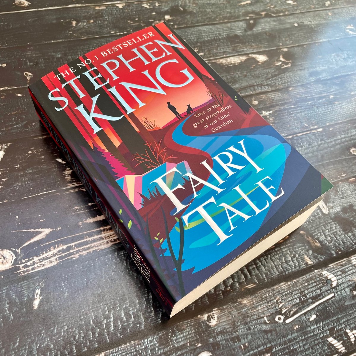 'Vintage, timeless King, a transporting, terrifying treat' - Guardian
'A Once-Upon-A-Time tale like no other' - Daily Mail

@StephenKing's No.1 bestseller Fairy Tale is out today in paperback.

Grab the @waterstones exclusive edition with extra content: fal.cn/3yUM7